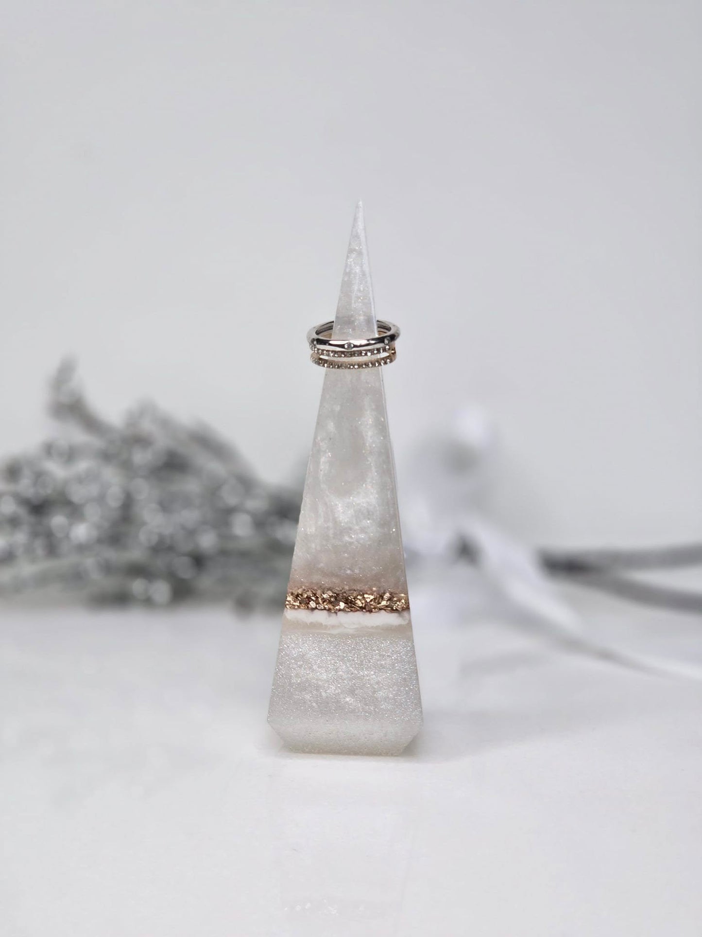 Silver Pearl Pyramid Ring Holder