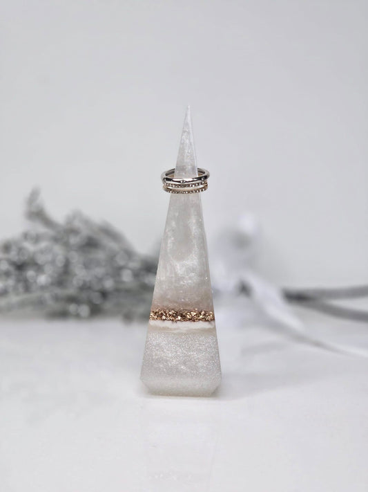 Silver Pearl Pyramid Ring Holder