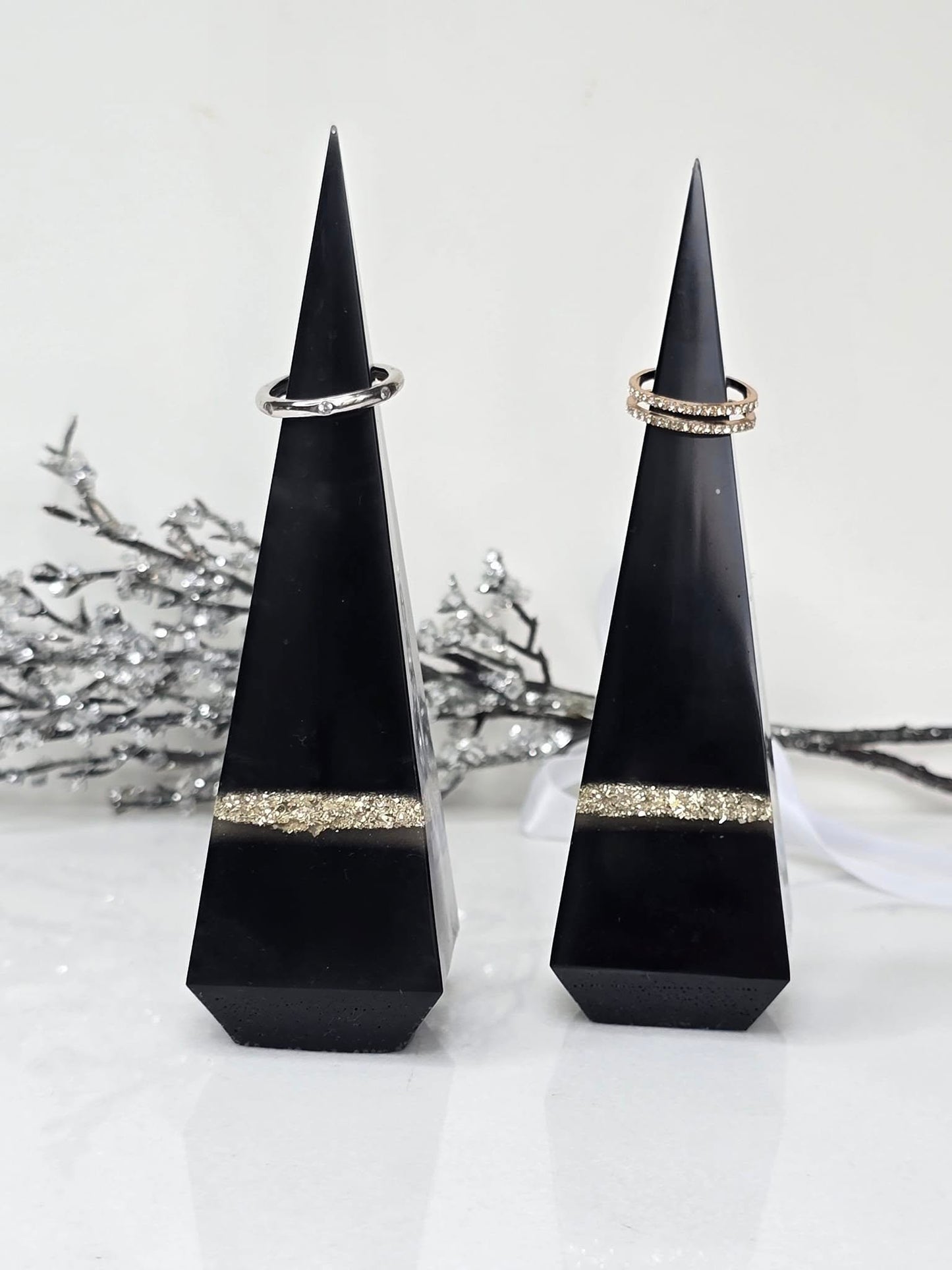 Black Onyx Pyramid Ring Holder