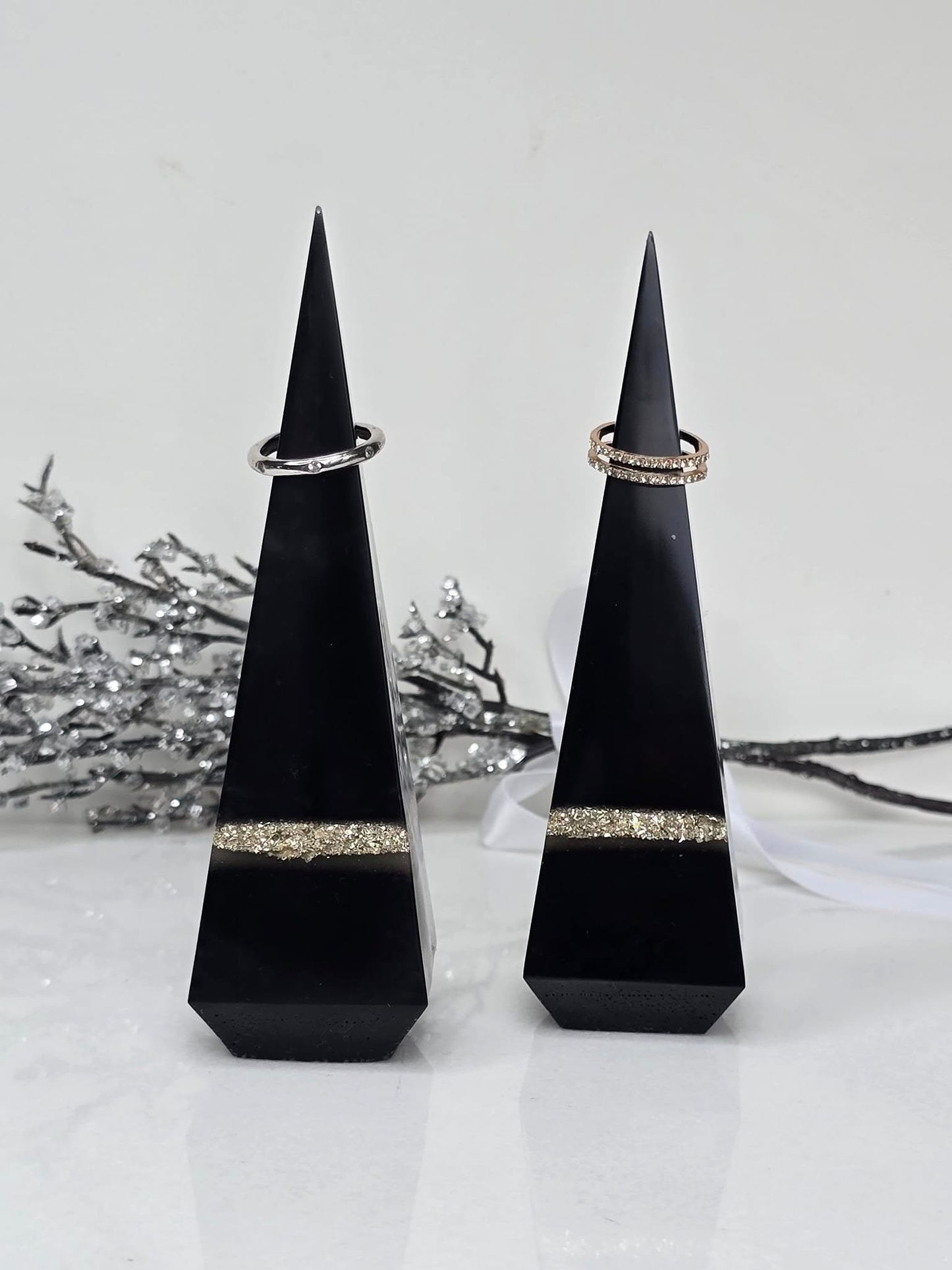 Black Onyx Pyramid Ring Holder